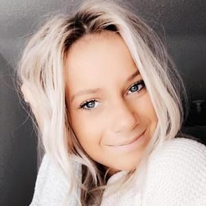 Meet your Posher, Baylee